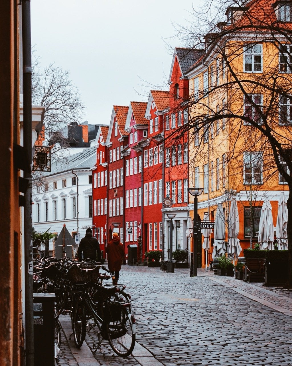 People walking in the main square in Grรฅbrรธdretorv, Copenhagen