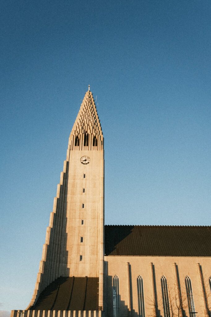 Side view of the exterior of Hallgrímskirkja in Reykjavik
