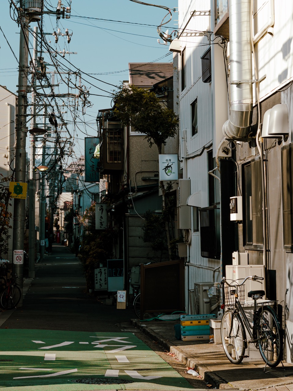 A bike and building in Tokyo