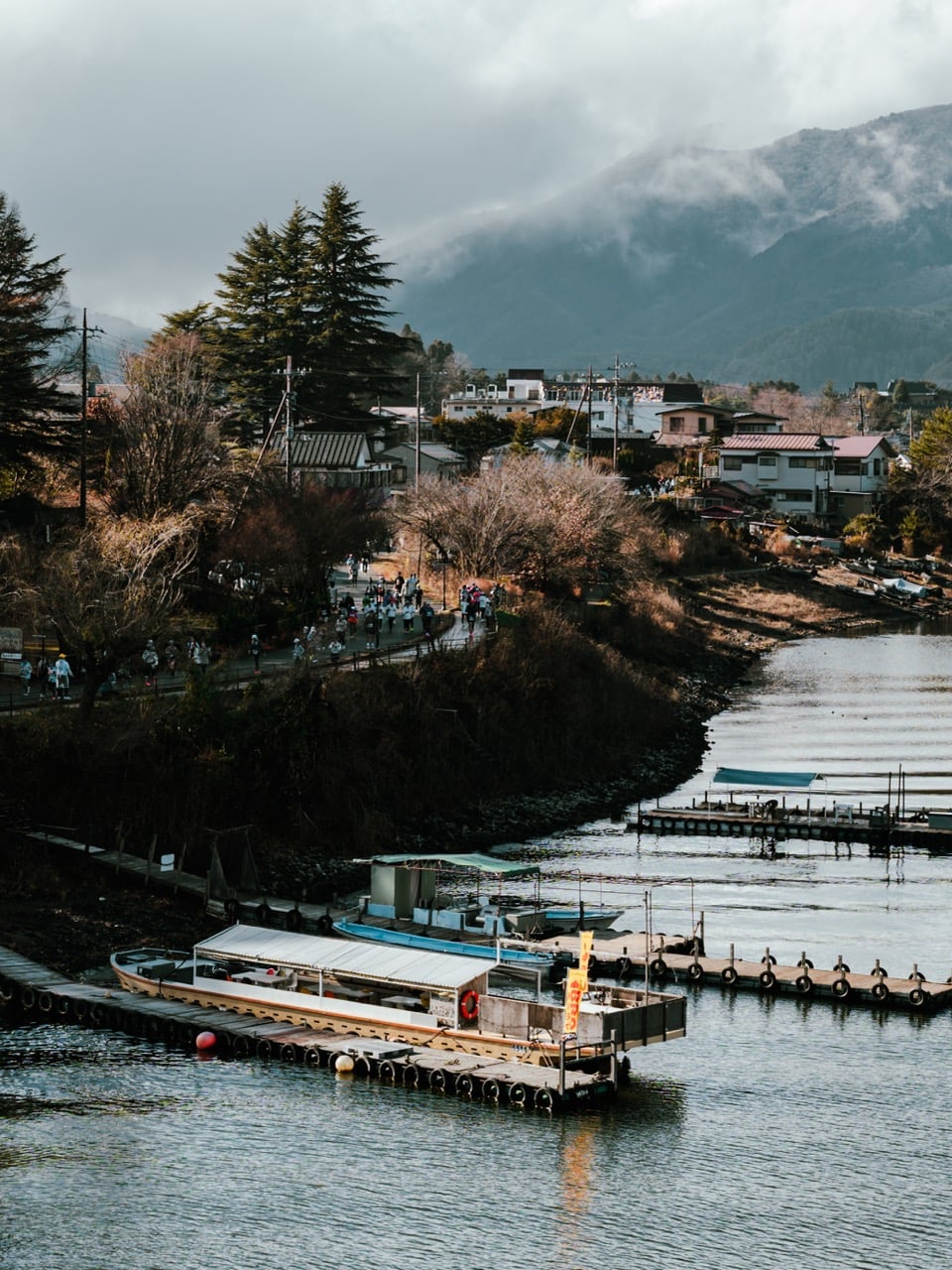 A shoreline in Kawaguchiko, Japan